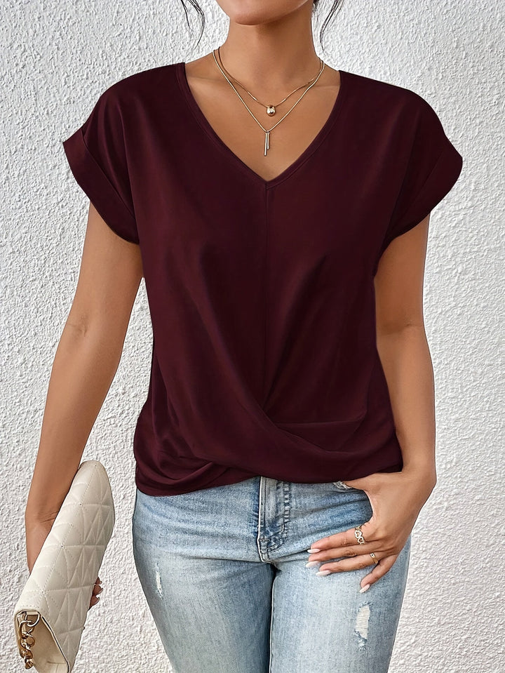 BB - Casual T-shirt with sweetheart neckline