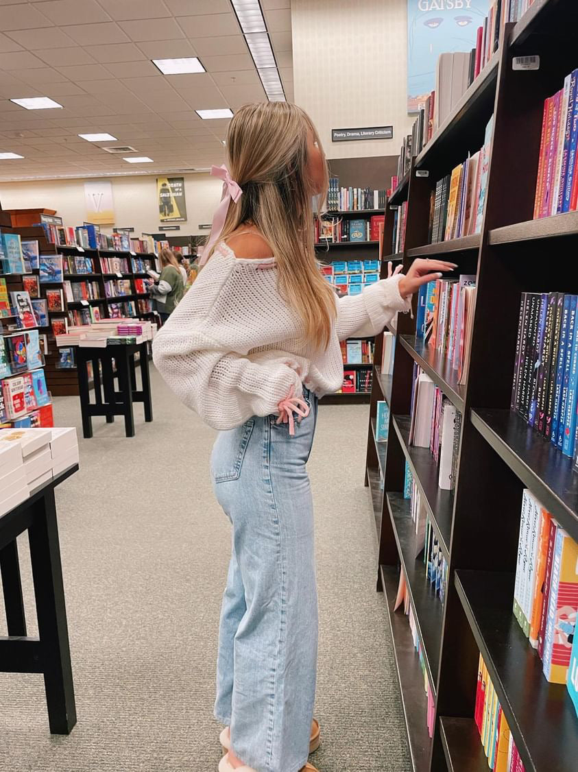 Cia | Off-Shoulder Shirt